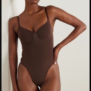 SKIMS SEAMLESS SCULPT THONG BODYSUIT